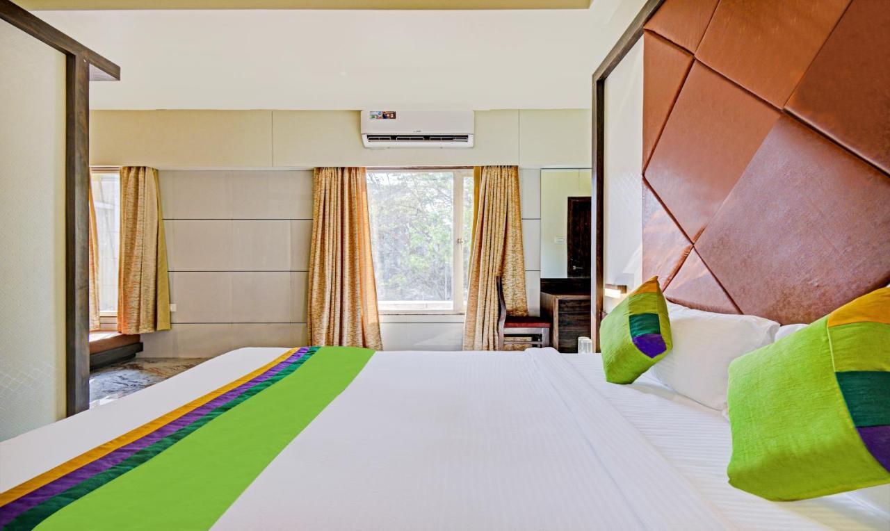 Treebo Trend Mb Residency Hotell Mumbai Exteriör bild
